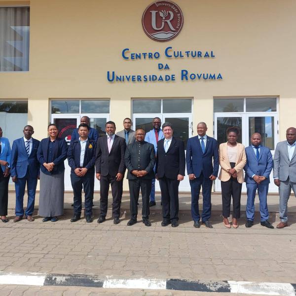Embaixador da Tailândia visita Universidade Rovuma